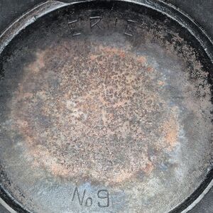 Pre Griswold Erie "ERIE" Cast Iron No.9 10 Inch Griddle